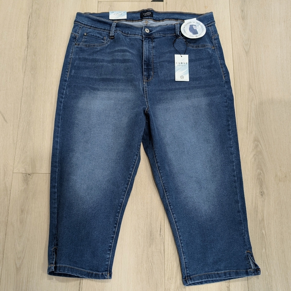 CURVE APPEAL | Women's Medium Wash Tummy Tucking Capri Jean Pants
